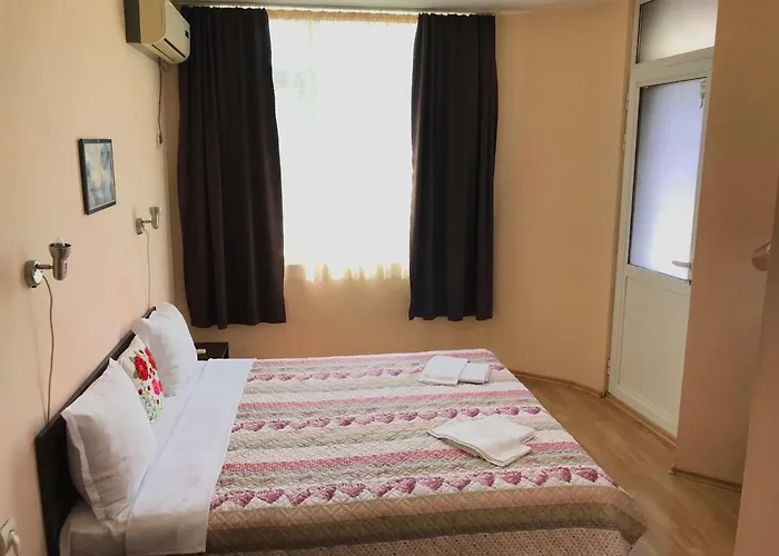 Hotell сити с безплатен паркинг *