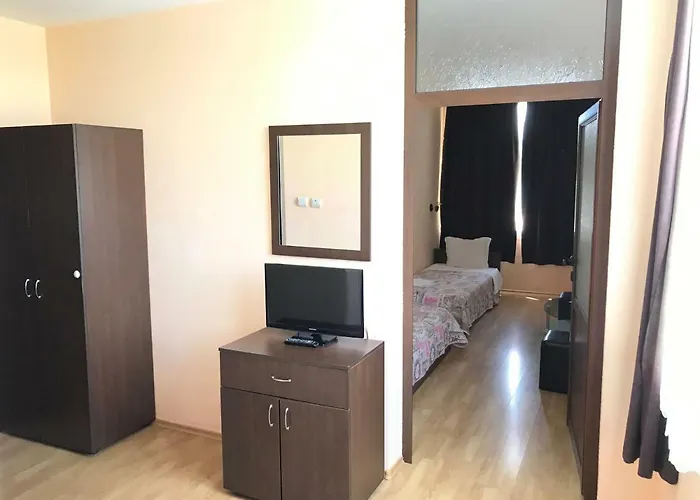 Hotell сити с безплатен паркинг *